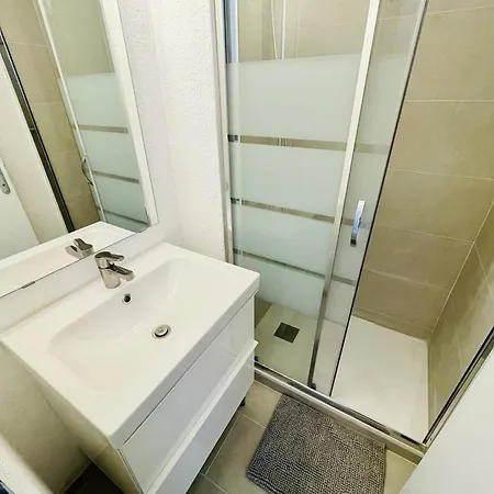 Renove, Centre Port Avec Piscine - Fr-1-723-155 Apartment *
