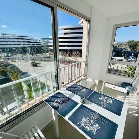 Renove, Centre Port Avec Piscine - Fr-1-723-155 * Agde